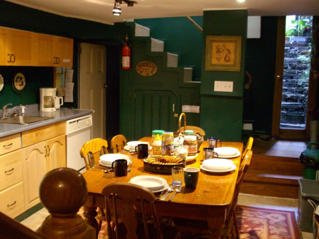 Mcgill Inn B&B Торонто Экстерьер фото